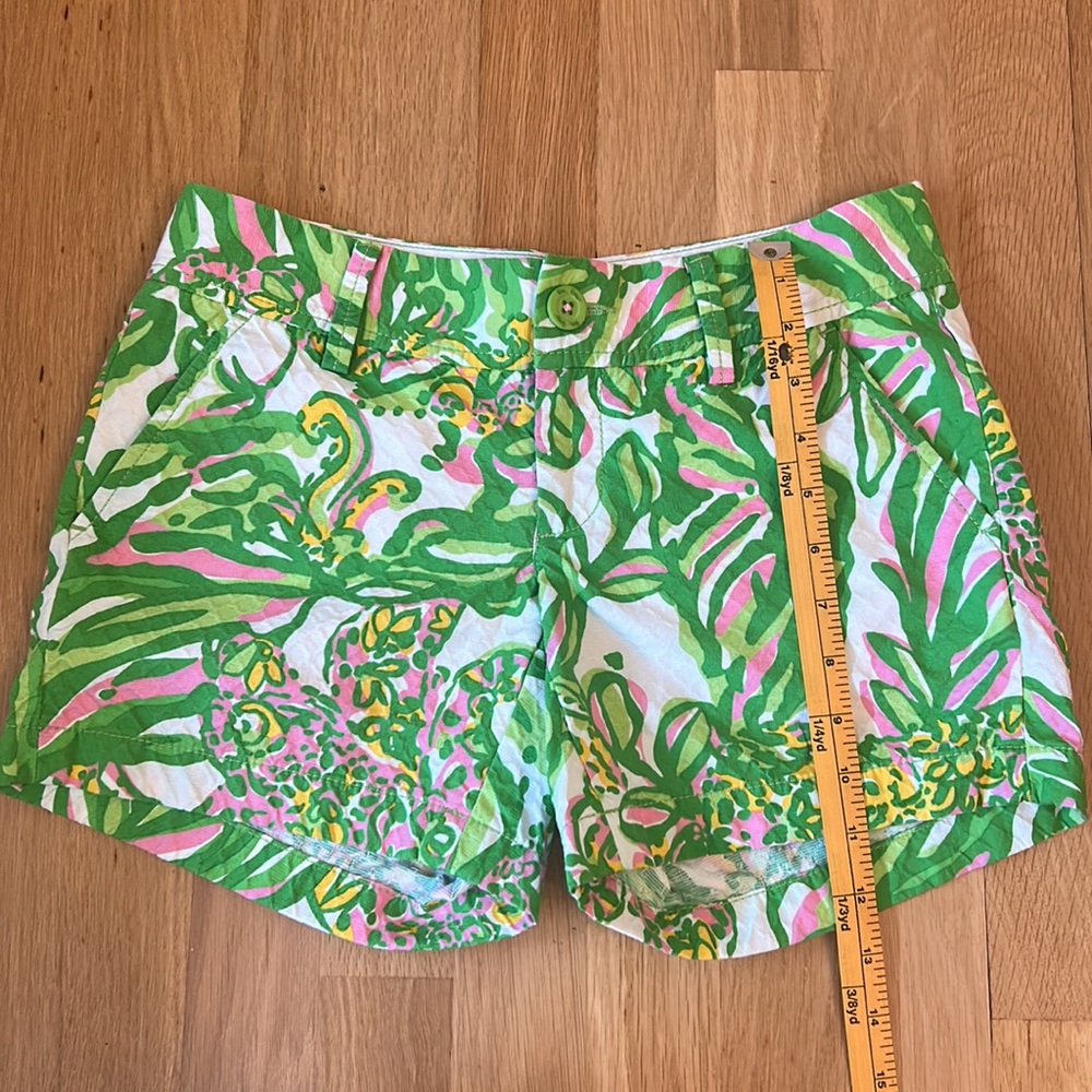 Lilly Pulitzer White Seeing Pink, Green, Yellow Elephant Callahan Shorts Size 00 - Picture 3 of 14